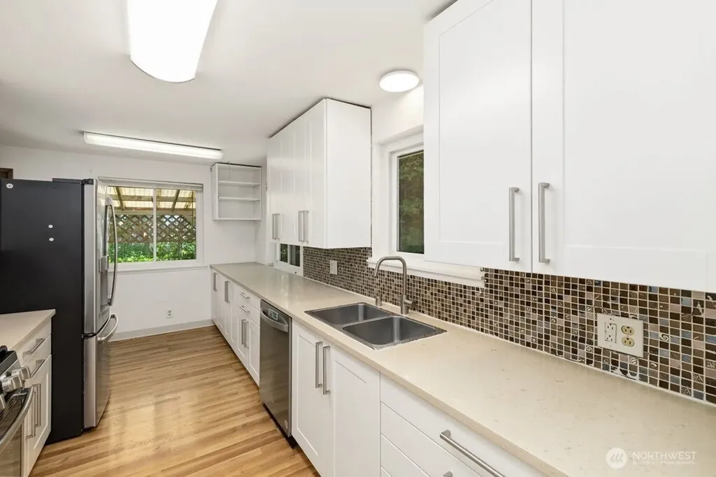 10312 Wallingford Avenue N Seattle WA 98133