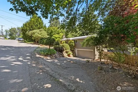 10312 Wallingford Avenue N Seattle WA 98133