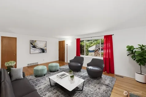 10312 Wallingford Avenue N Seattle WA 98133