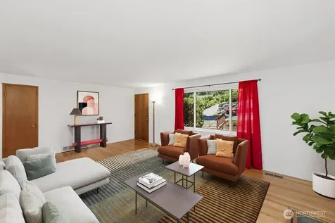 10312 Wallingford Avenue N Seattle WA 98133