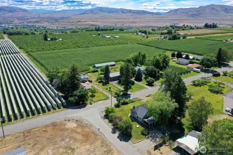 22 Weatherstone Road Omak WA 98841
