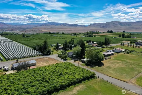 22 Weatherstone Road Omak WA 98841