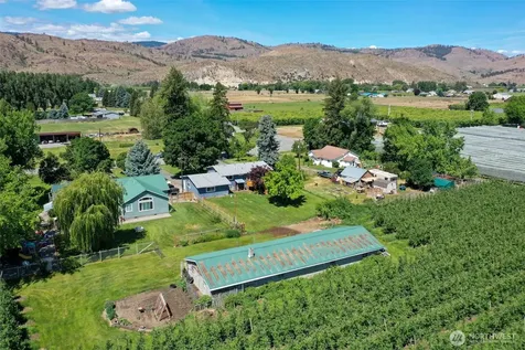 22 Weatherstone Road Omak WA 98841