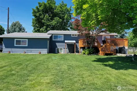 22 Weatherstone Road Omak WA 98841
