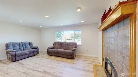 22 Weatherstone Road Omak WA 98841