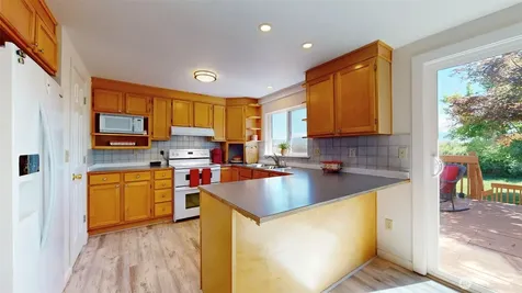 22 Weatherstone Road Omak WA 98841