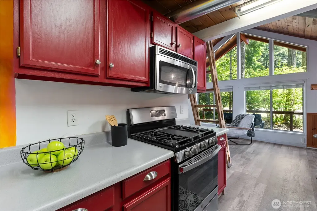 570 N Duckabush Drive W Hoodsport WA 98548