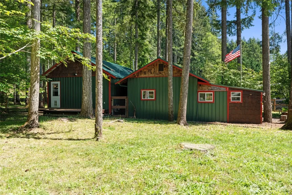 570 N Duckabush Drive W Hoodsport WA 98548