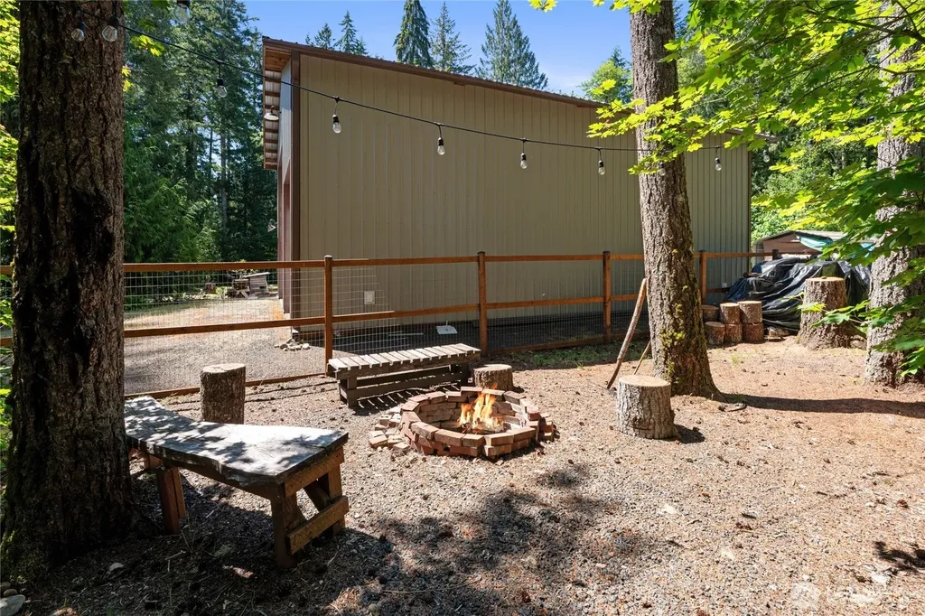 570 N Duckabush Drive W Hoodsport WA 98548