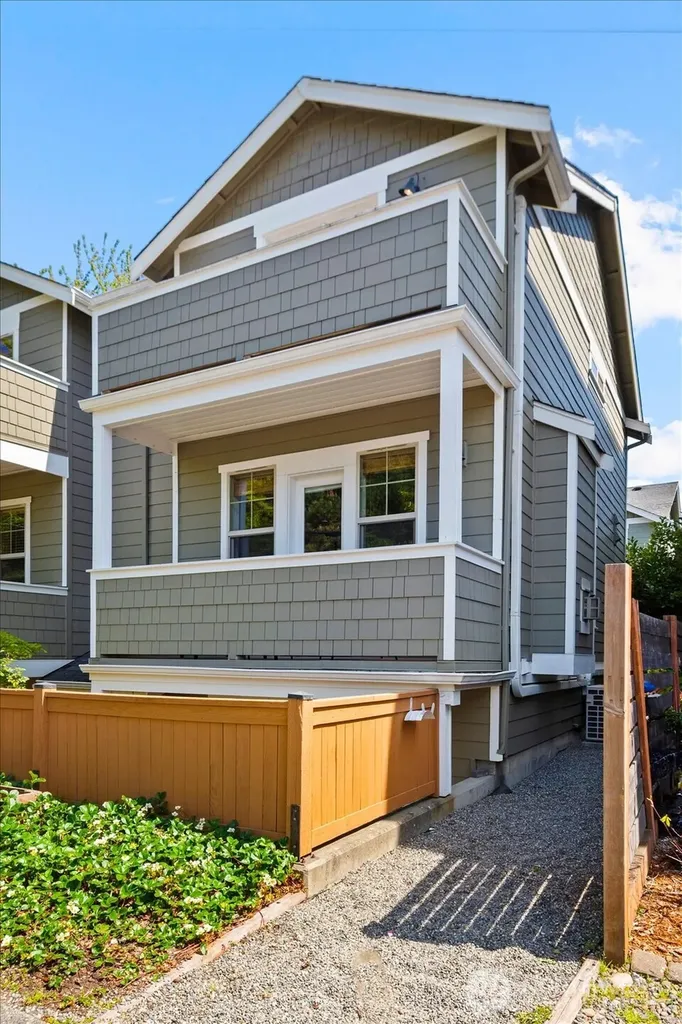4429 41st Avenue SW Seattle WA 98116