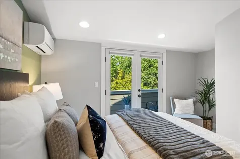 4429 41st Avenue SW Seattle WA 98116