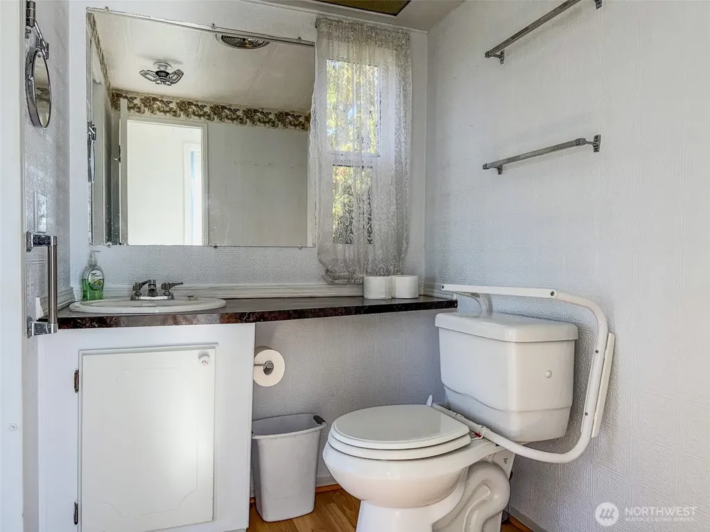 1885 Arnold Road Coupeville WA 98239