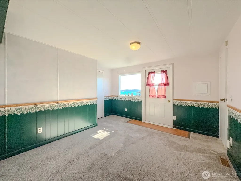 1885 Arnold Road Coupeville WA 98239