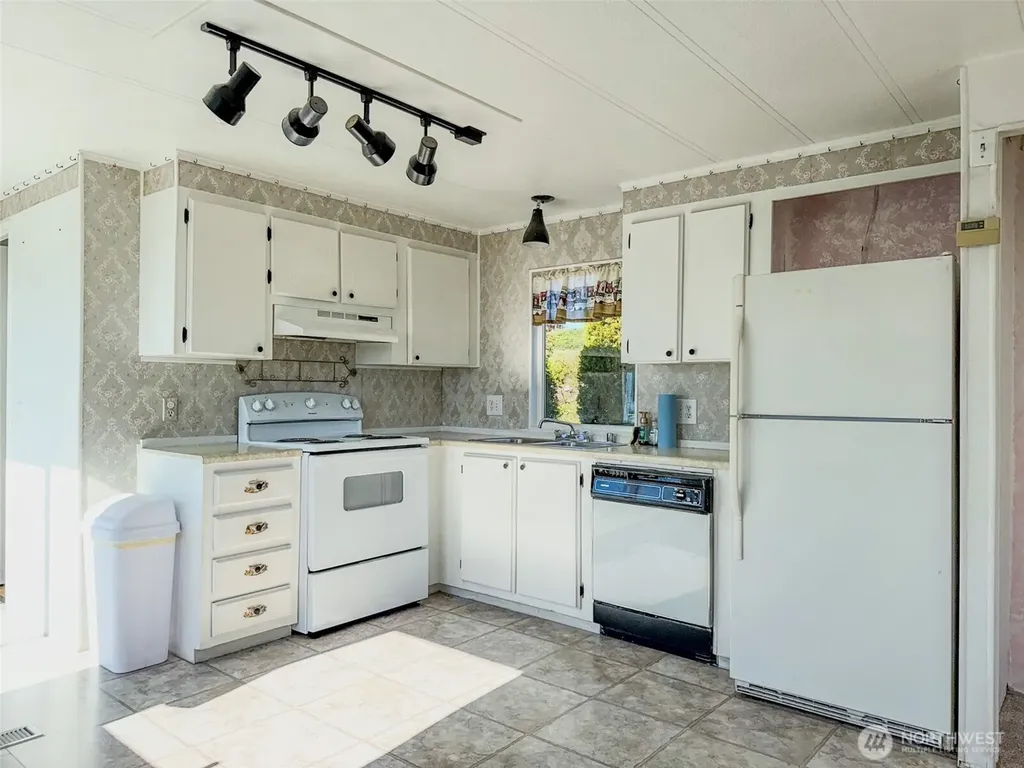 1885 Arnold Road Coupeville WA 98239