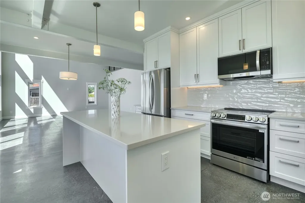631 Freeman Lane Point Roberts WA 98281