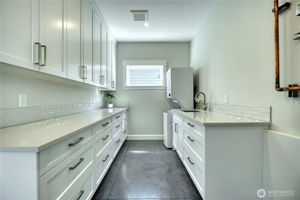 631 Freeman Lane Point Roberts WA 98281