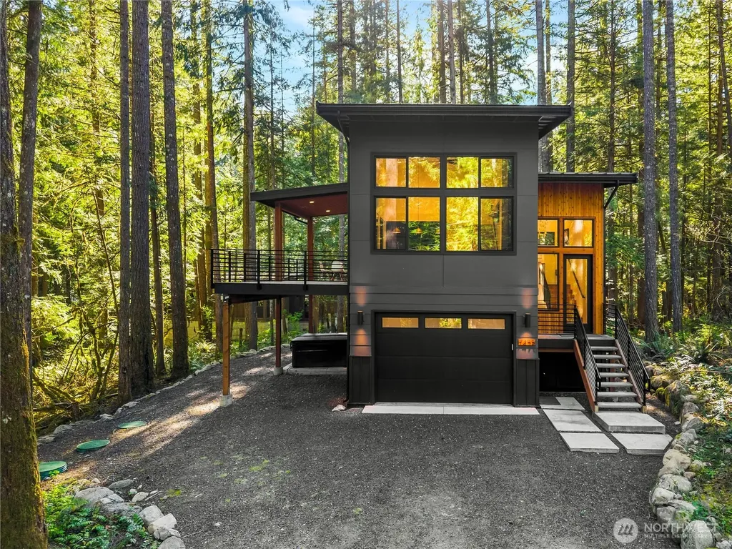 7475 Canyon View Drive Deming WA 98244