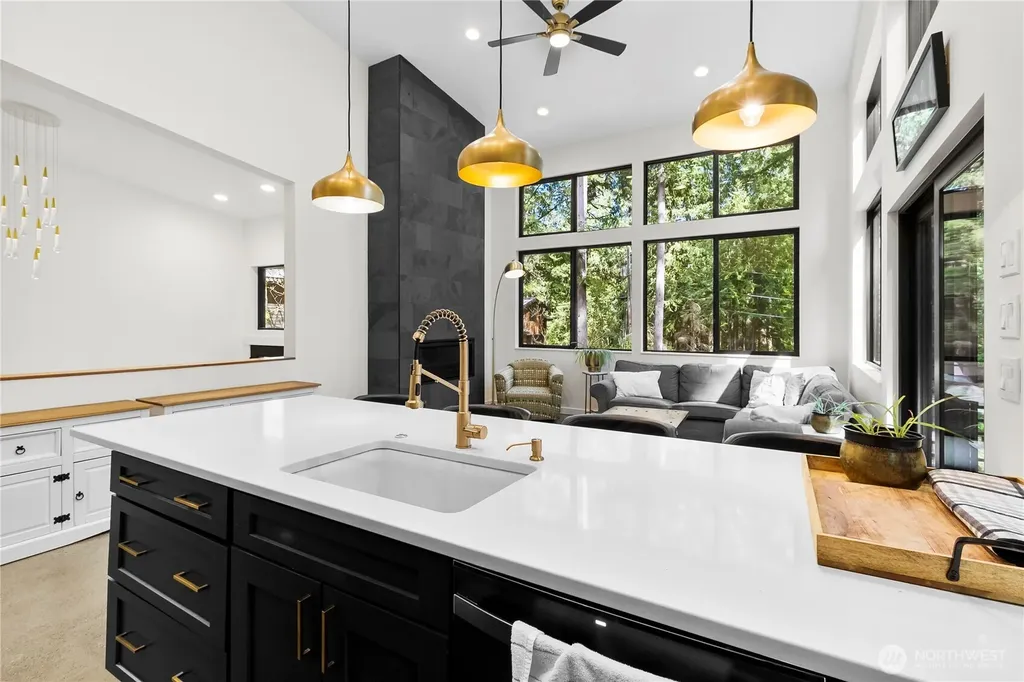 7475 Canyon View Drive Deming WA 98244
