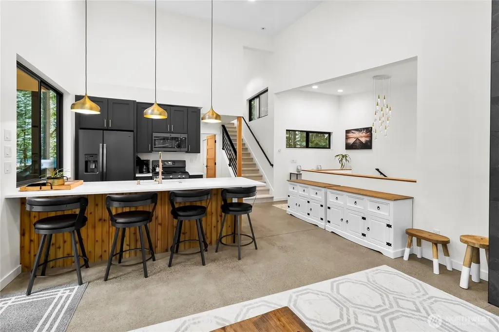 7475 Canyon View Drive Deming WA 98244