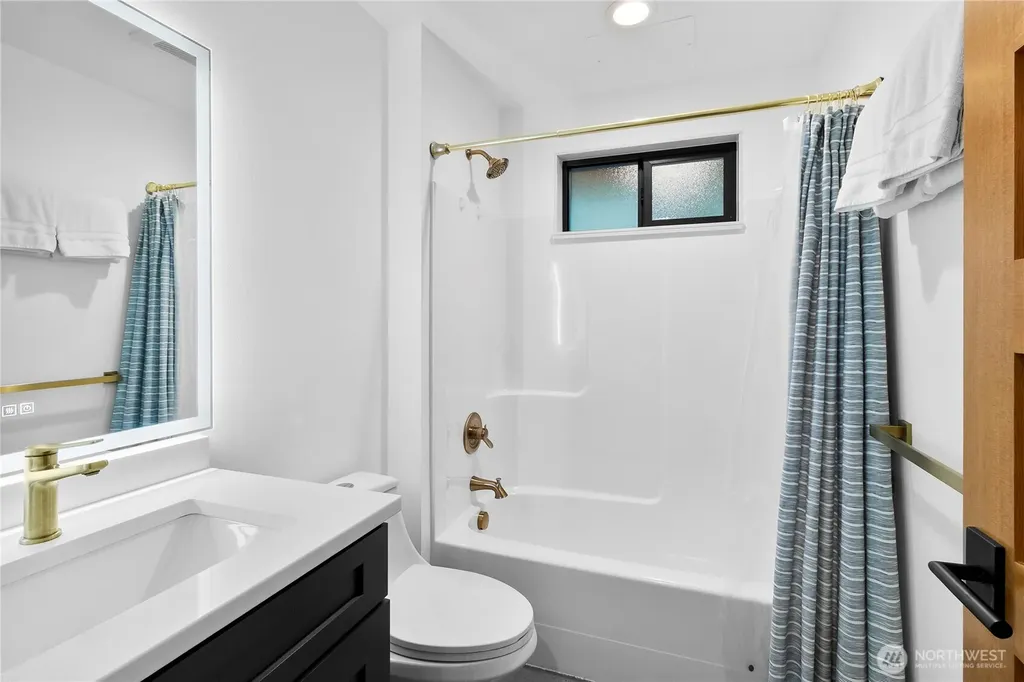 7475 Canyon View Drive Deming WA 98244