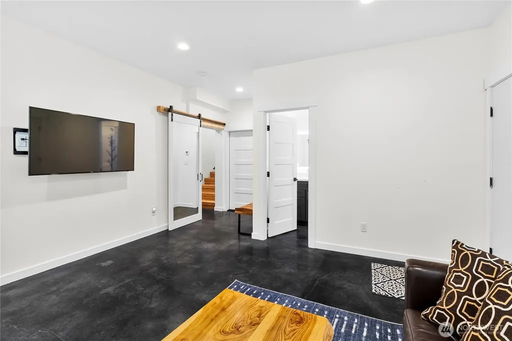 7475 Canyon View Drive Deming WA 98244