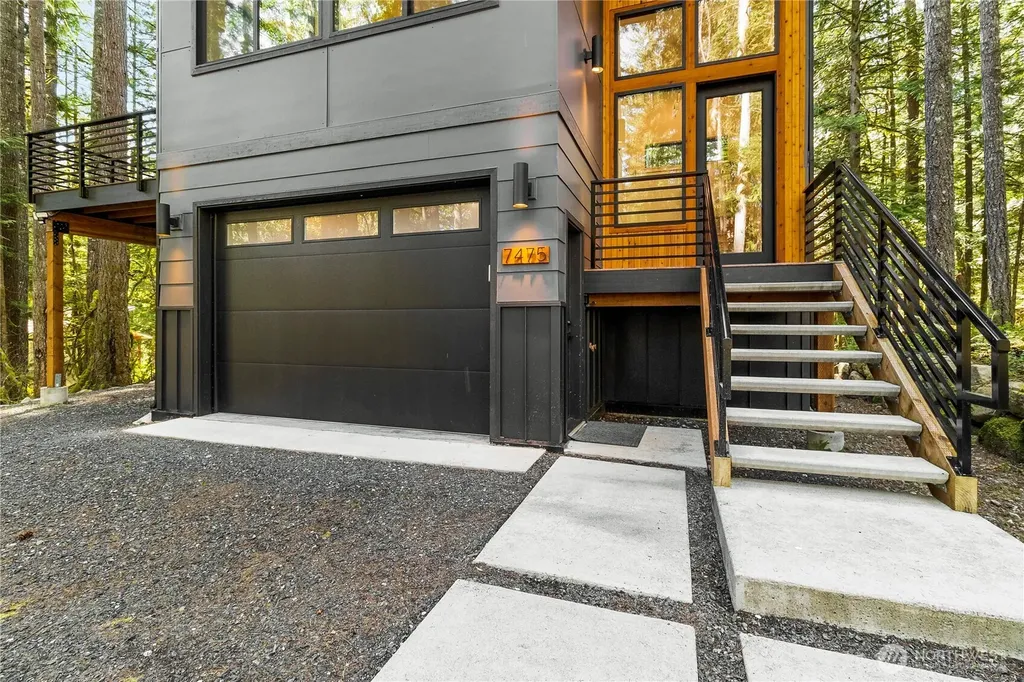 7475 Canyon View Drive Deming WA 98244