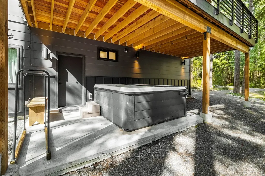 7475 Canyon View Drive Deming WA 98244