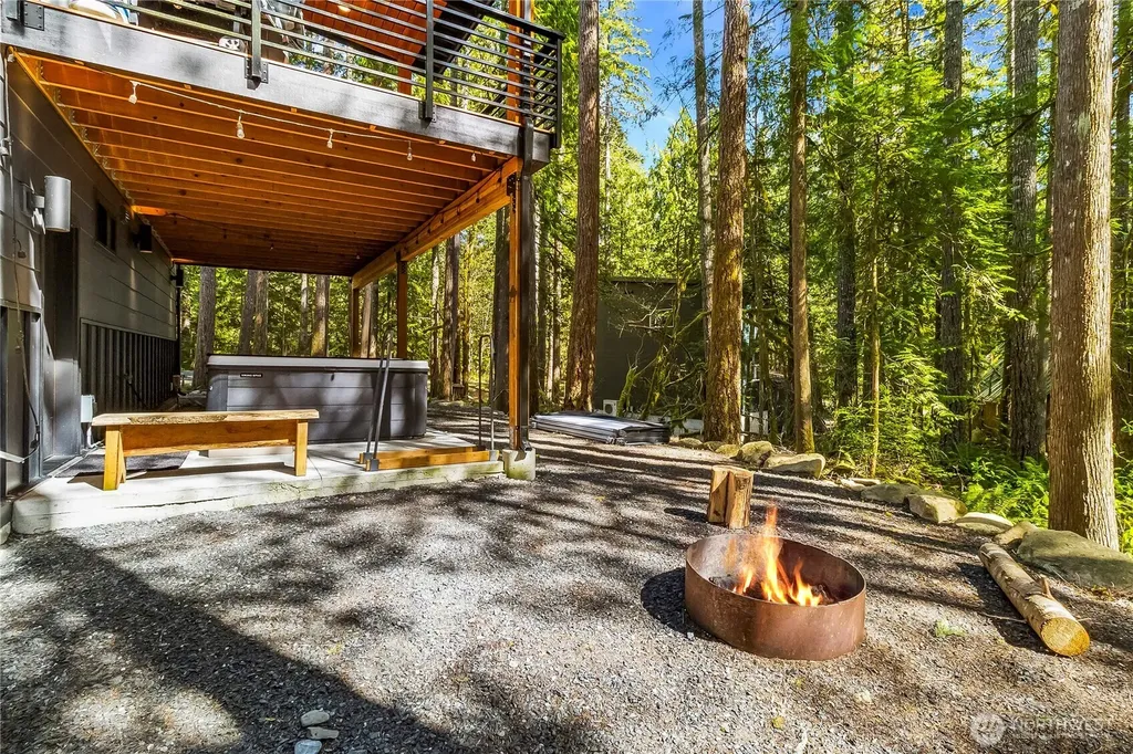 7475 Canyon View Drive Deming WA 98244