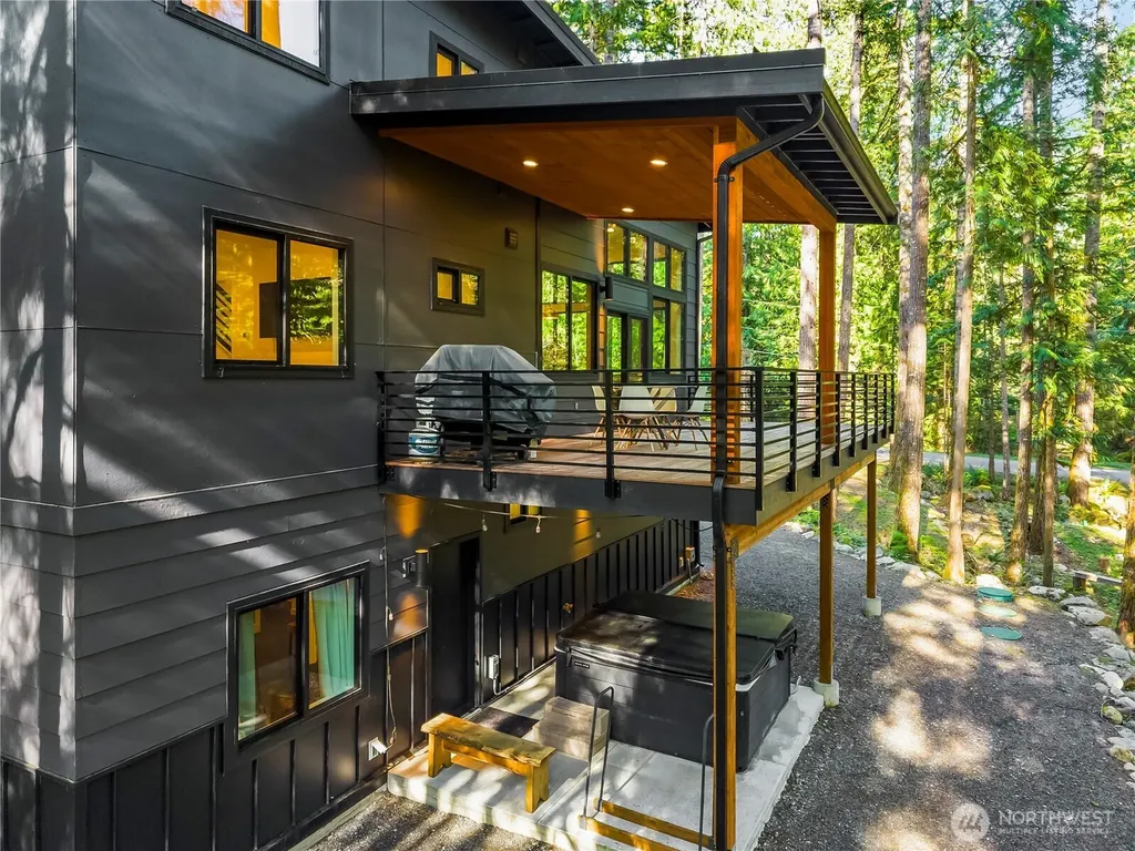7475 Canyon View Drive Deming WA 98244