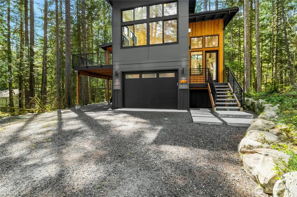 7475 Canyon View Drive Deming WA 98244