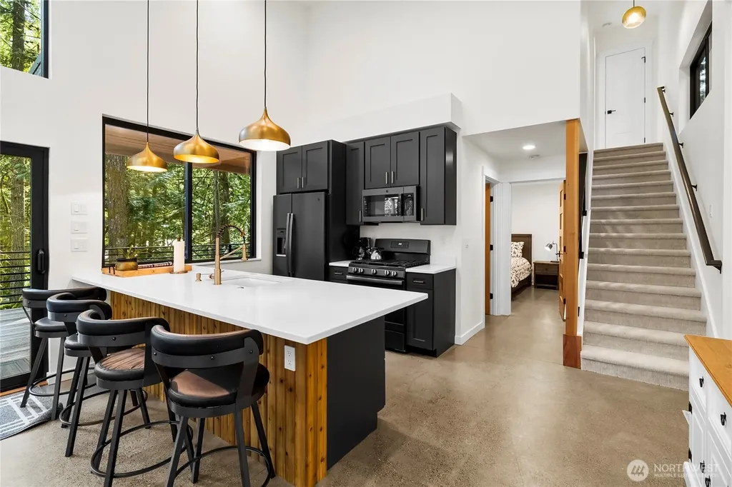 7475 Canyon View Drive Deming WA 98244