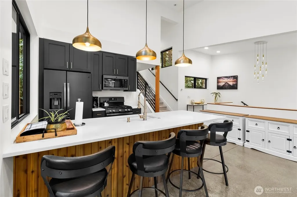 7475 Canyon View Drive Deming WA 98244