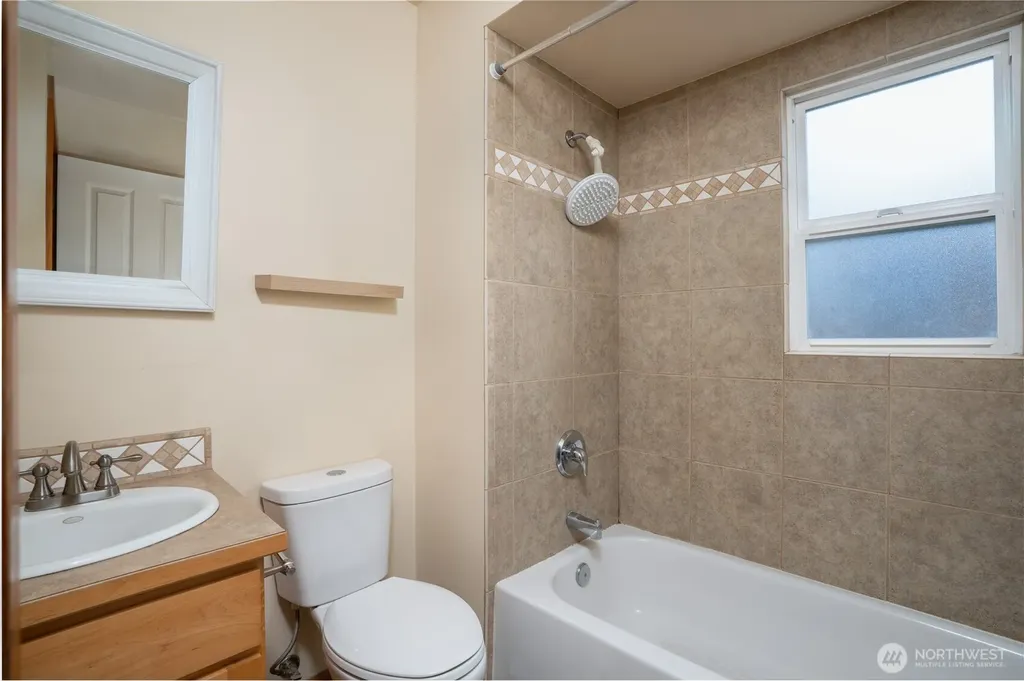 113 Farallone Avenue Fircrest WA 98466