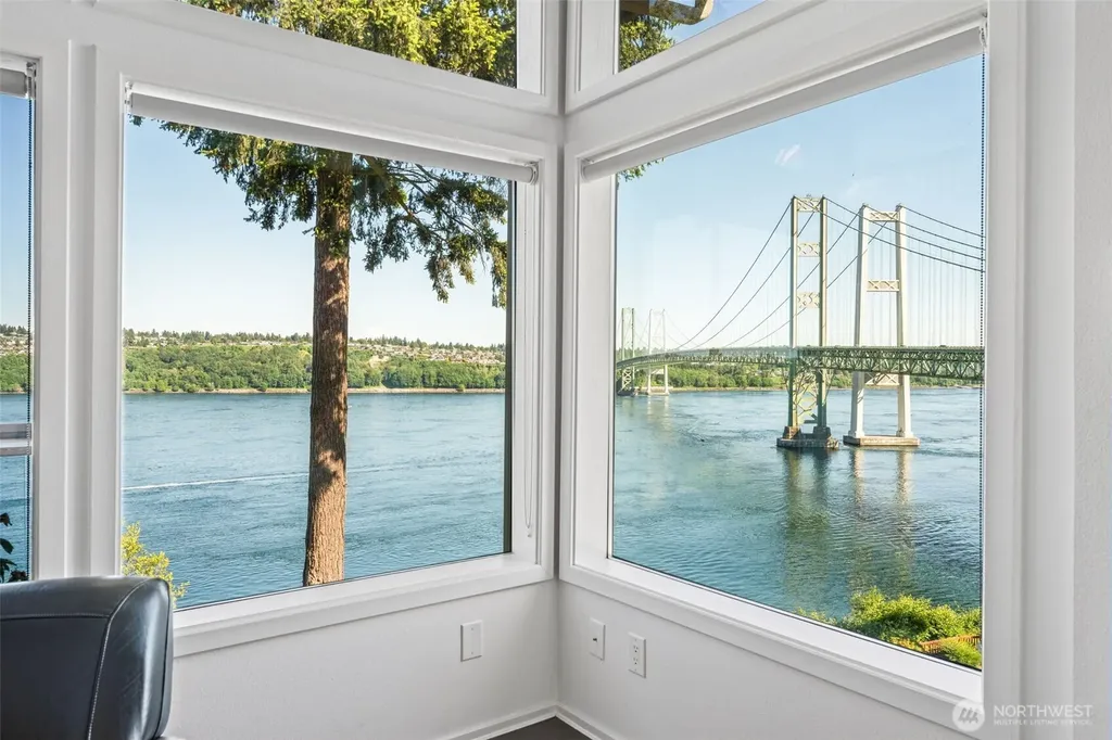 2027 Narrows View Circle NW Gig Harbor WA 98335