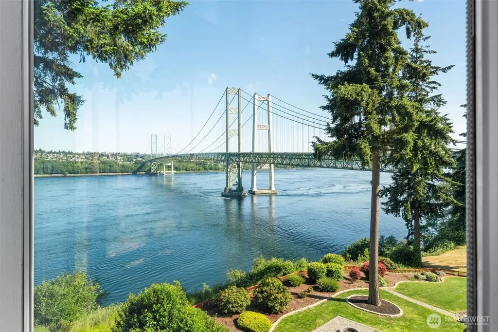 2027 Narrows View Circle NW Gig Harbor WA 98335