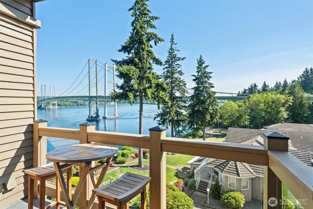 2027 Narrows View Circle NW Gig Harbor WA 98335