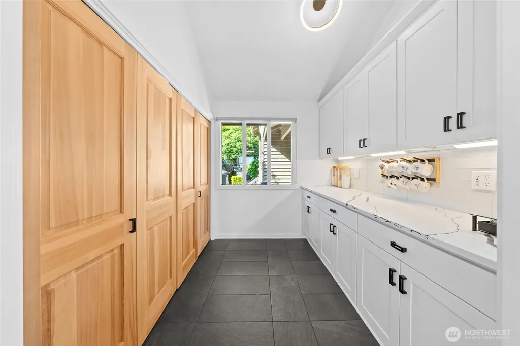 2027 Narrows View Circle NW Gig Harbor WA 98335