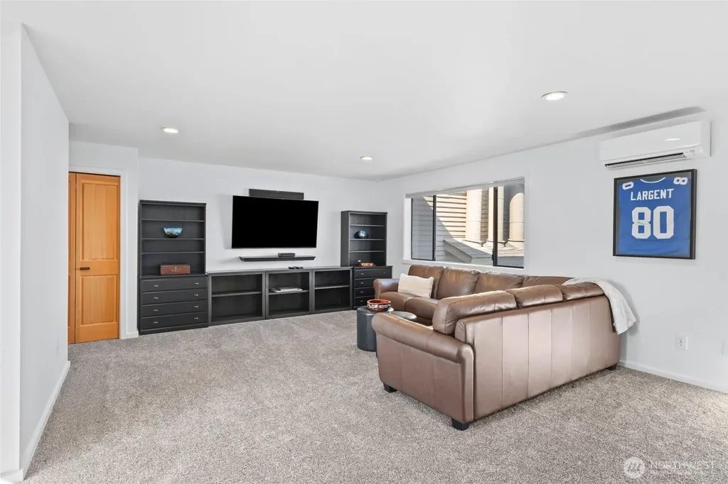 2027 Narrows View Circle NW Gig Harbor WA 98335