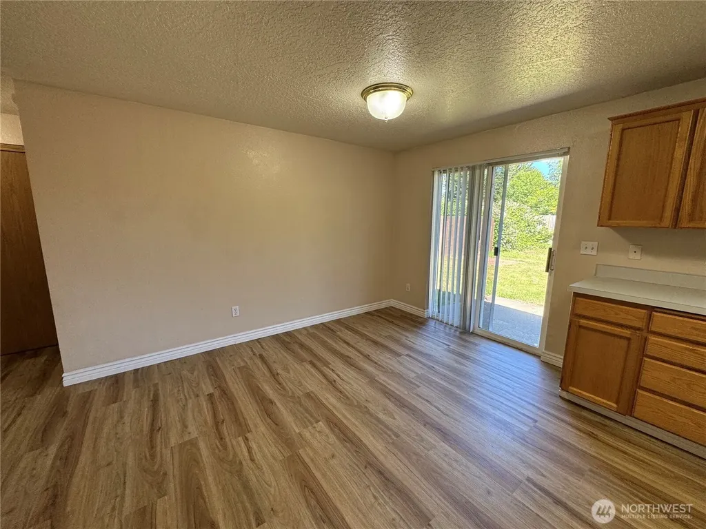 1108 S 11th Avenue Kelso WA 98626