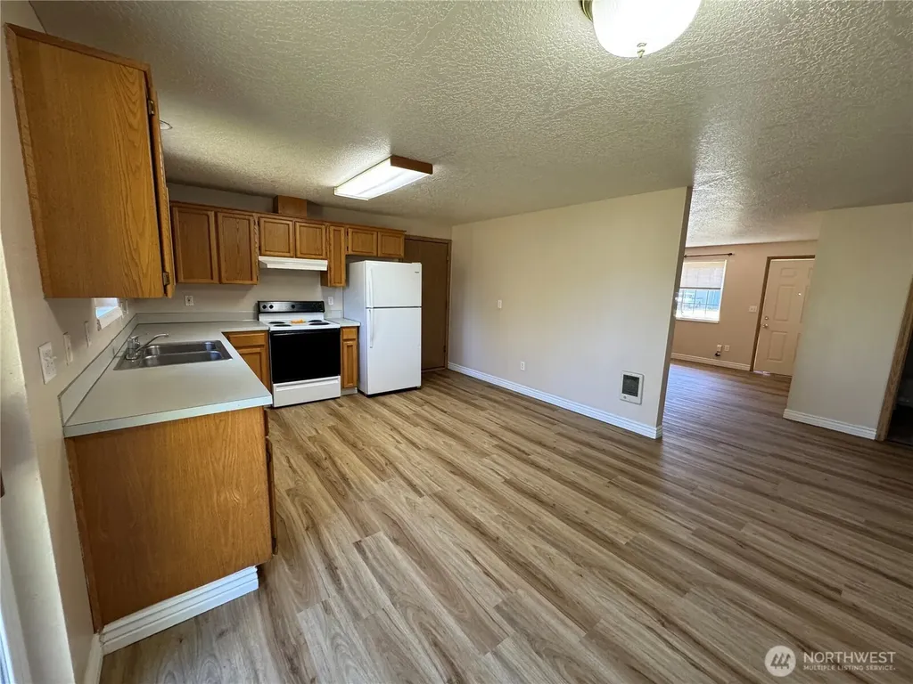 1108 S 11th Avenue Kelso WA 98626