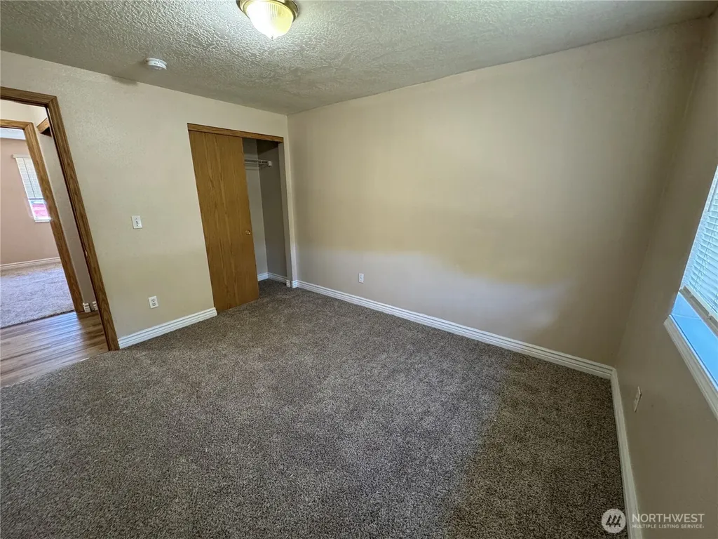 1108 S 11th Avenue Kelso WA 98626