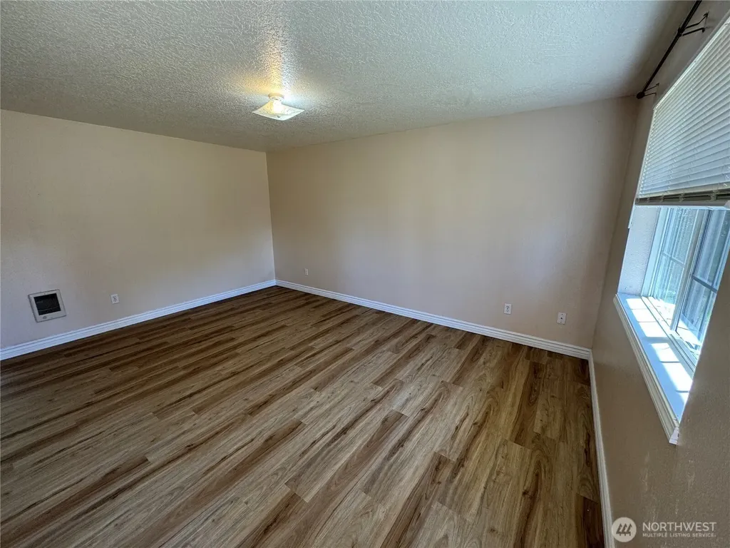 1108 S 11th Avenue Kelso WA 98626
