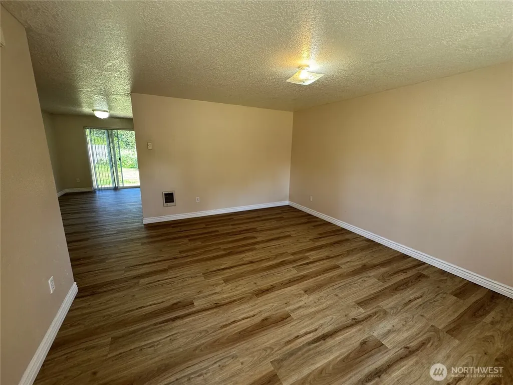 1108 S 11th Avenue Kelso WA 98626