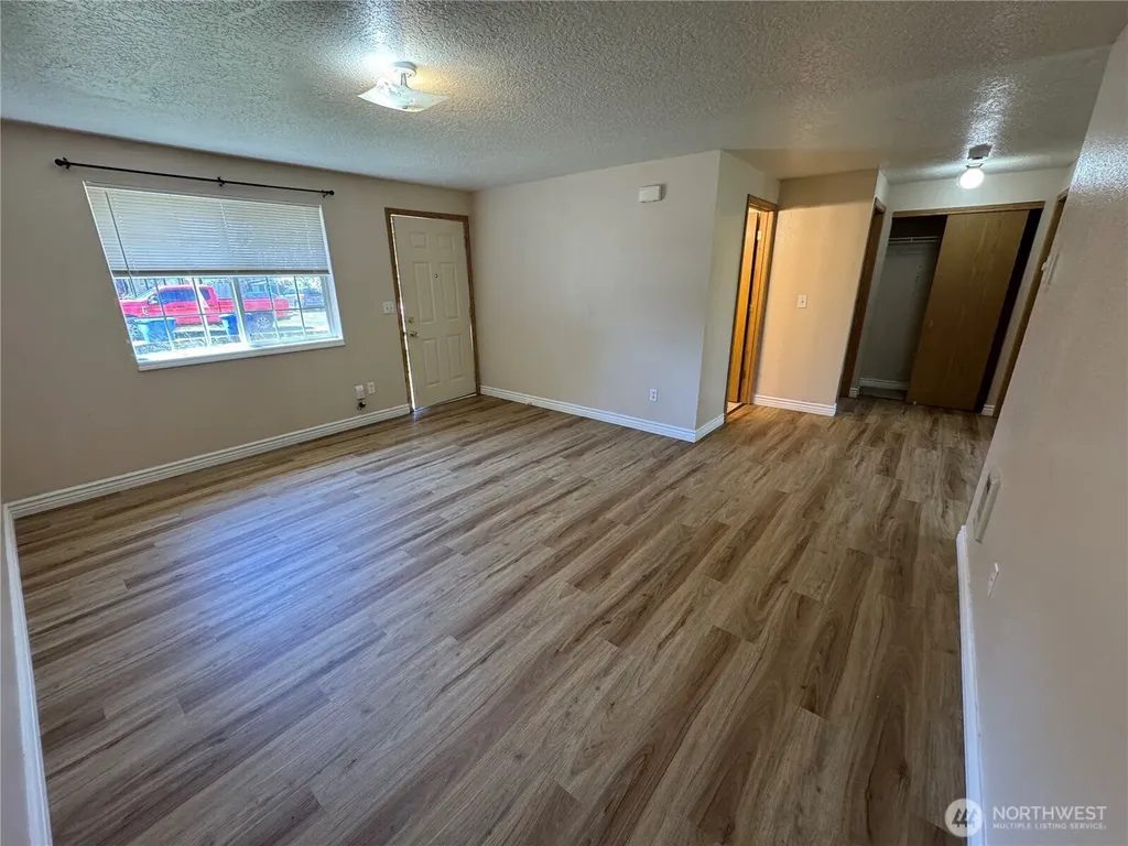 1108 S 11th Avenue Kelso WA 98626