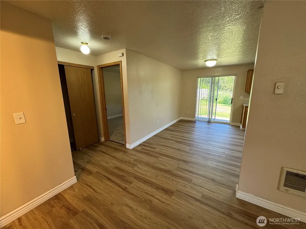 1108 S 11th Avenue Kelso WA 98626