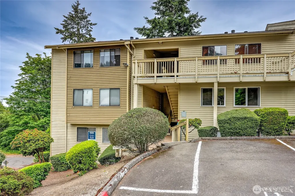 1700 W Sunn Fjord Lane Bremerton WA 98312