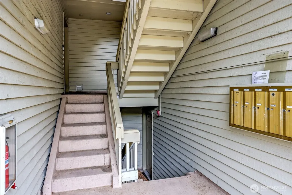 1700 W Sunn Fjord Lane Bremerton WA 98312