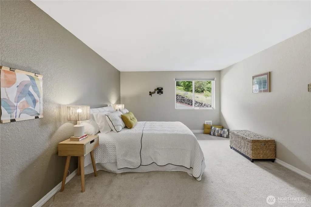 1700 W Sunn Fjord Lane Bremerton WA 98312