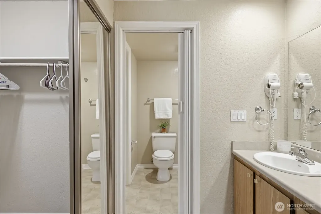 1700 W Sunn Fjord Lane Bremerton WA 98312