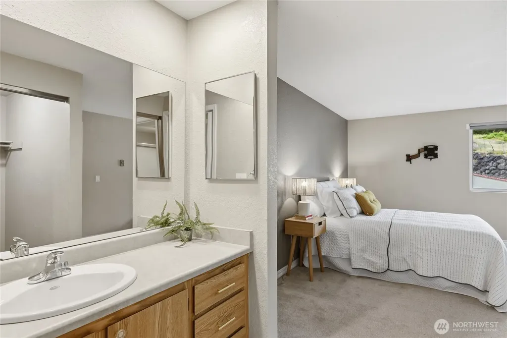 1700 W Sunn Fjord Lane Bremerton WA 98312